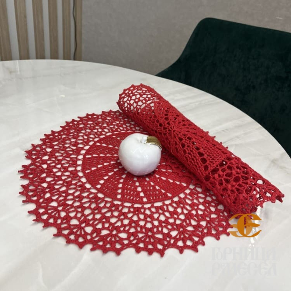 Кружевная салфетка крючком, ручной работы (цвет- красный, 40 см.)