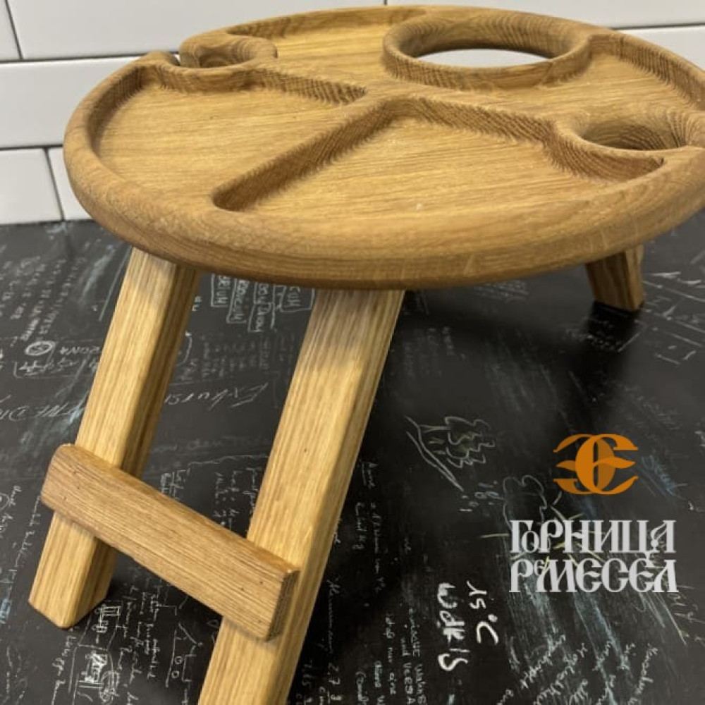 Деревянный винный столик