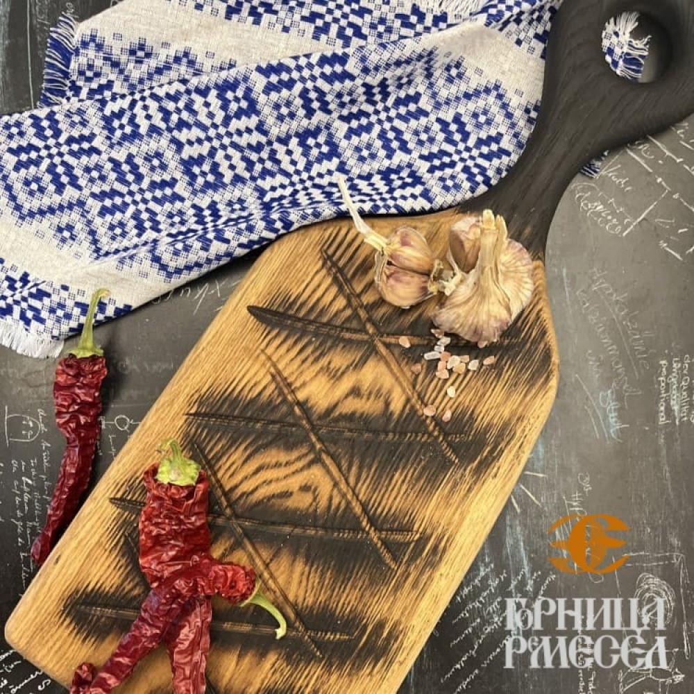 Деревянная доска с ручкой c обжигом, 48-27 см.