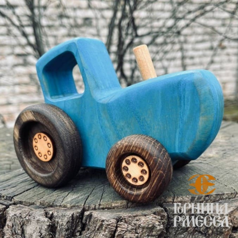 Трактор деревянный сувенирный