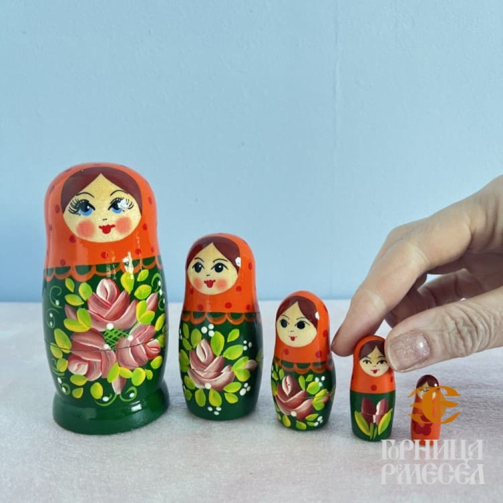 Матрешка "Россияночка" 5 кукольная, нетрадиционная - фото1 Матрешка "Россияночка" 5 кукольная, нетрадиционная - фото1