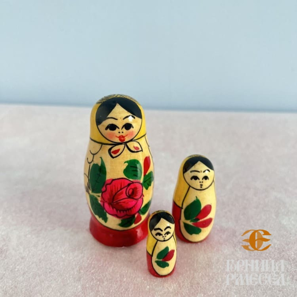 Матрешка "Россияночка" 3 кукольная - фото1 Матрешка "Россияночка" 3 кукольная - фото1