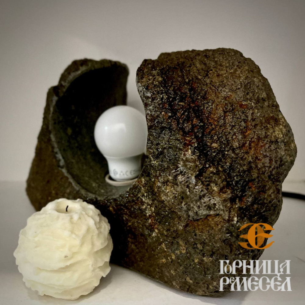 Светильник из камня