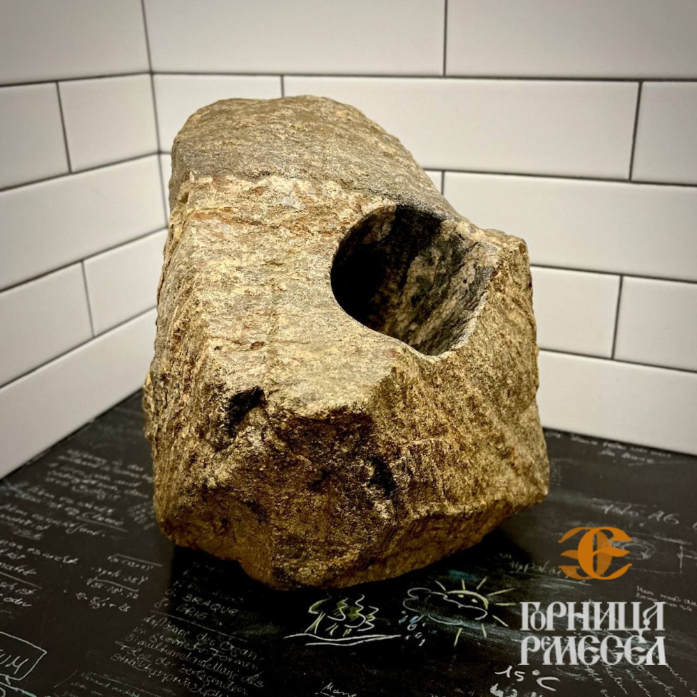 Подставка для подачи и хранения вина из камня