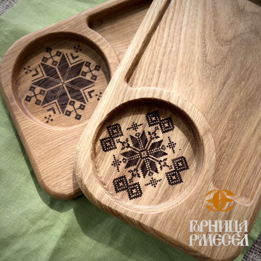 Деревянный поднос - подставка для чашки и десерта с орнаментом фото-5
