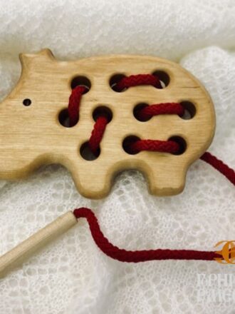 Шнуровка сувенирная "Бегемот"