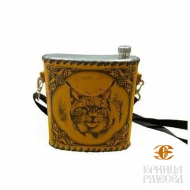 Фляга 503 ручная работа: 0,5 л, рыжая кожа, выжигание, ремень — производство Россия.