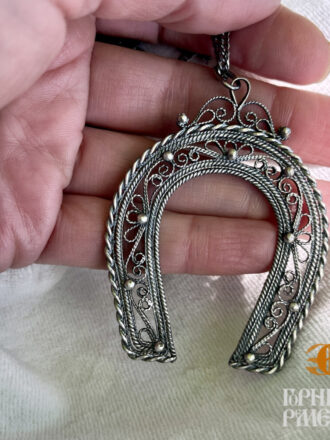 Подвеска «Подкова»: изящная работа в технике Казаковской филиграни, серебро 925 пробы