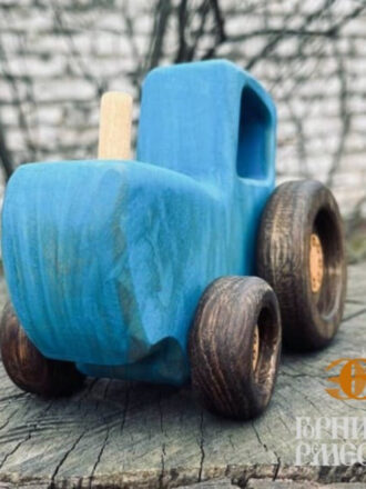 Трактор деревянный сувенирный