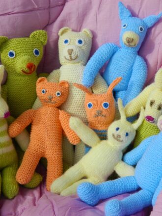 Игрушки и куклы