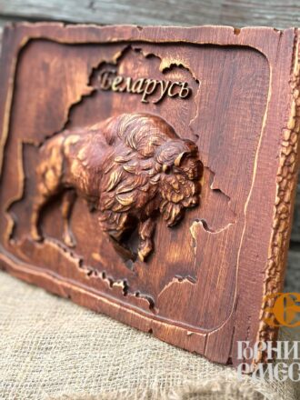 Панно деревянное «Зубр боком в раме», вид 0,2, дуб, 240х300х30 мм