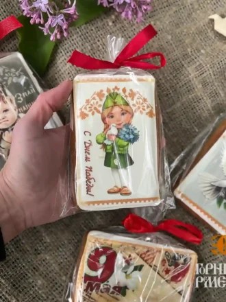 Пряники ручной работы: разработка дизайна от «Горницы ремёсел», возможность комплектации в подарочные наборы.