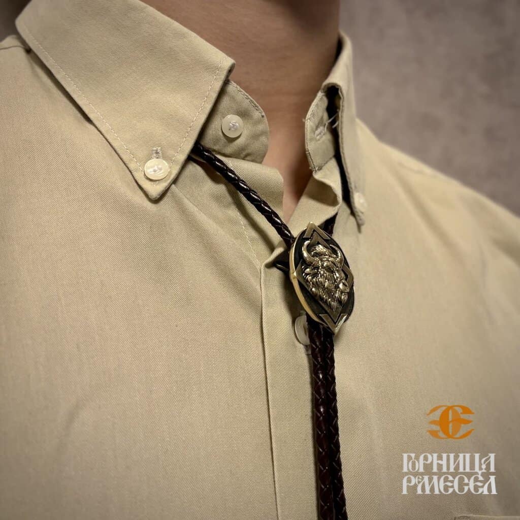 Галстук боло "Зубр" (латунь), кож.шнур (в подарочной упаковке) — изображение 2
