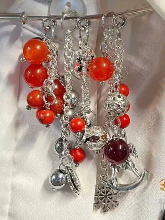 Брошь-булавка с подвесками (натуральный камень, шармы)в ассортименте