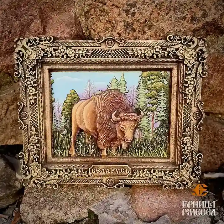 Резная картина «Зубр» из натуральной ольхи с росписью и патинированием, размер 355×290×30 мм, ручная и компьютерная резьба, Беларусь